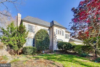 4001 N Ridgeview Rd in Arlington, VA - Foto de edificio - Building Photo