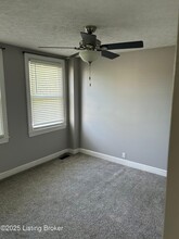 2224 Flat Rock Rd in Louisville, KY - Building Photo - Building Photo