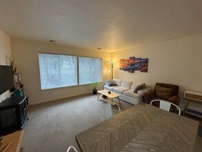 12664 Zurich Pl, Unit 4 in Truckee, CA - Building Photo - Building Photo