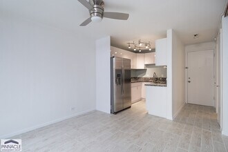 909 Kahuna Ln in Honolulu, HI - Building Photo - Building Photo