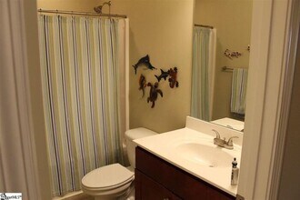 195 Shady Grove Dr in Simpsonville, SC - Foto de edificio - Building Photo