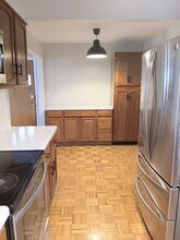 1229 Lyndale Dr in Charleston, WV - Foto de edificio - Building Photo