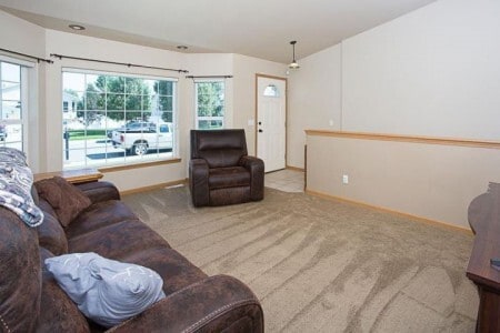 1222 Mossman Dr in Billings, MT - Foto de edificio - Building Photo