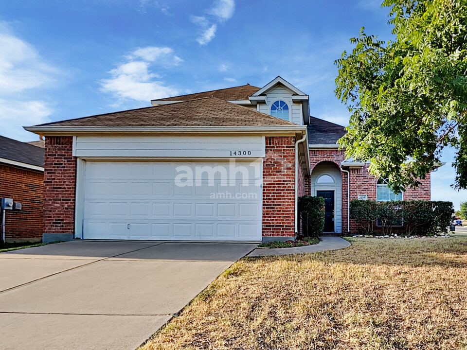 14300 Cedar Post Dr in Haslet, TX - Building Photo