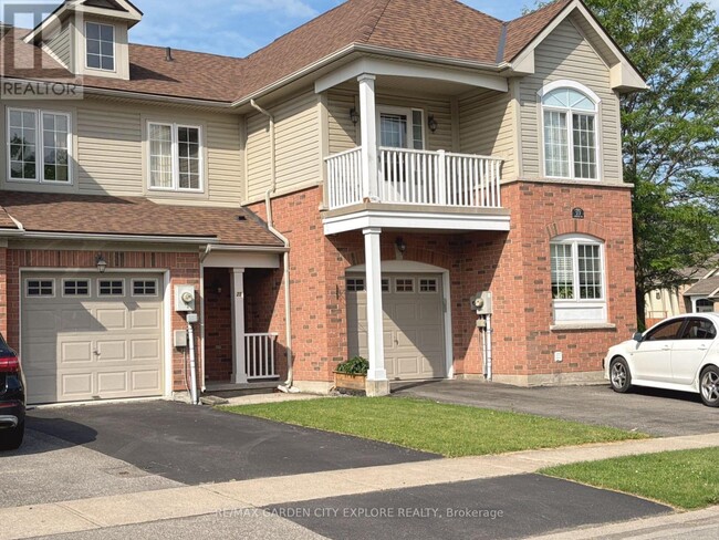 25 Chloe St