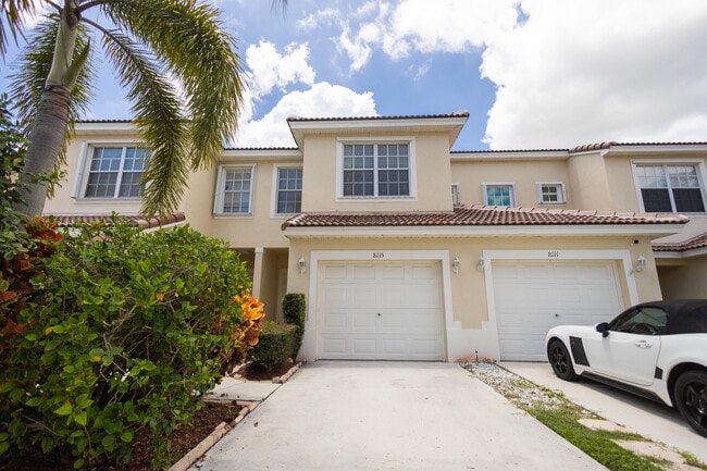 8115 Bellagio Ln in Boynton Beach, FL - Building Photo - Building Photo