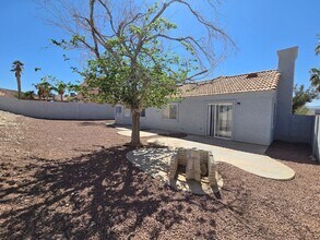 2252 Welsey Manor Dr in Las Vegas, NV - Building Photo - Building Photo