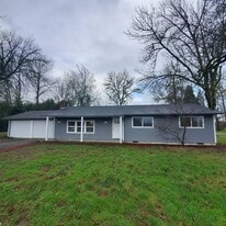 680 Goldfish Farm Rd SE in Albany, OR - Building Photo