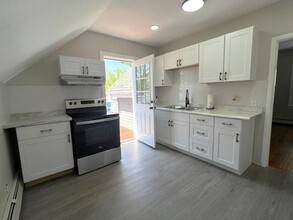 9 Russell Ave in East Providence, RI - Building Photo - Building Photo