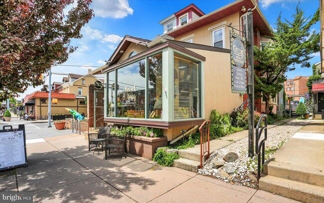 property at 643 Penn Ave