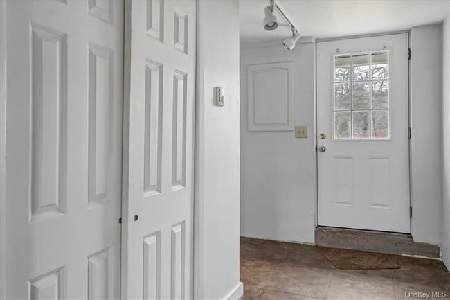 492 Black Meadow Rd in Chester, NY - Building Photo - Building Photo