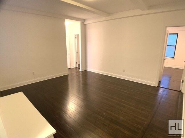 property at 140 W 55th St