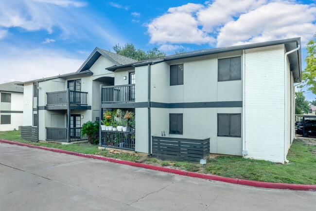 Haven at Briargrove in Houston, TX - Foto de edificio - Building Photo