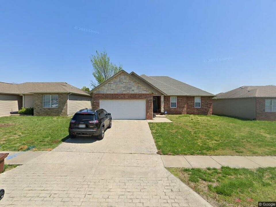 650 S Casa Grande Ave in Springfield, MO - Building Photo