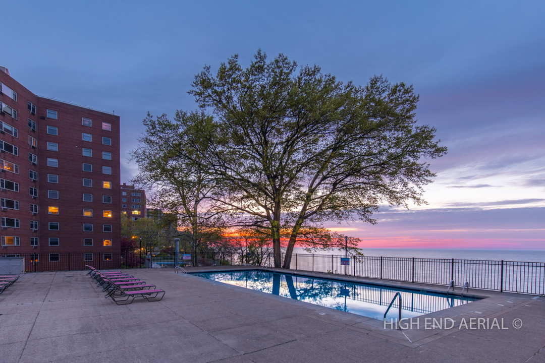 Shoreham Apartments in Lakewood, OH - Foto de edificio