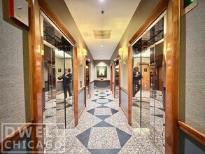 545 N Dearborn St, Unit 2303 in Chicago, IL - Foto de edificio - Building Photo