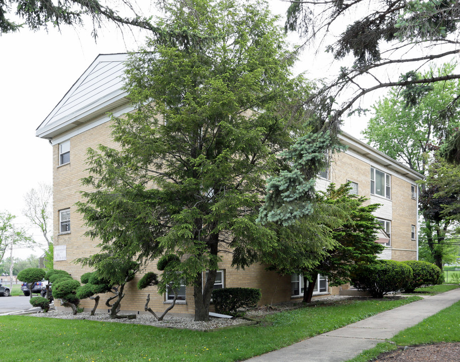 521 S Michigan Ct in Addison, IL - Foto de edificio