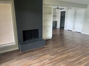226 Waters Edge in Huntsville, TX - Building Photo - Building Photo