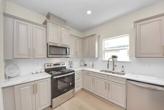 703 23rd Ave N in Texas City, TX - Building Photo - Building Photo