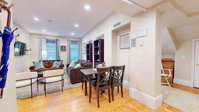 290 Beacon St, Unit 3 in Boston, MA - Building Photo - Building Photo