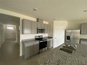 3277 Mystic Pond Lp in Lakeland, FL - Building Photo - Building Photo