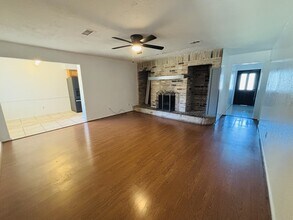 9515 Water Park Ct in Houston, TX - Building Photo - Building Photo