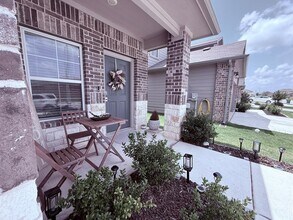 13016 Roving Pass in Elgin, TX - Building Photo - Building Photo