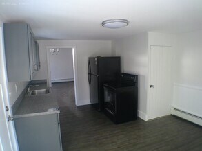 35 Main St, Unit Apt 2 in High Bridge, NJ - Building Photo - Building Photo