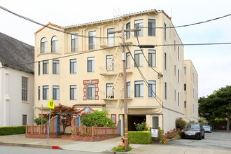 Casa Mia Apartments in Burlingame, CA - Foto de edificio - Building Photo