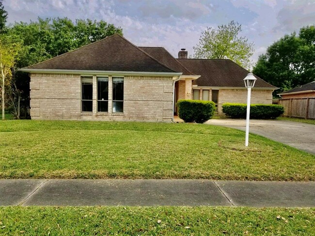 15503 Monte Vista Dr in Houston, TX - Building Photo - Building Photo