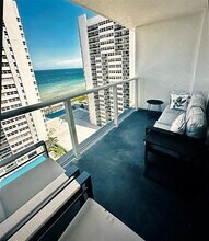1880 S Ocean Dr in Hallandale Beach, FL - Foto de edificio - Building Photo
