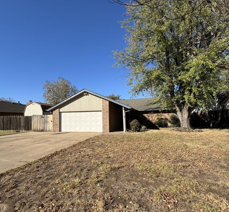 4214 Rose Tree Ln in Enid, OK - Building Photo