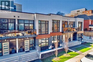 227 Market St in Hamilton, ON - Building Photo