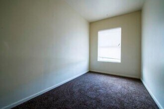 327-29 S Central Park Chicago, IL 60624 in Chicago, IL - Foto de edificio - Building Photo