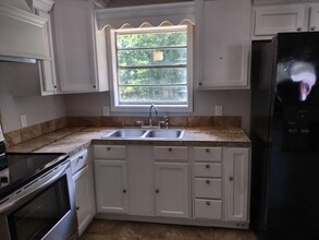 94 Bennett Dr in Starkville, MS - Building Photo - Building Photo