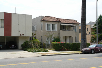 230 S Commonwealth Ave in Los Angeles, CA - Building Photo - Building Photo