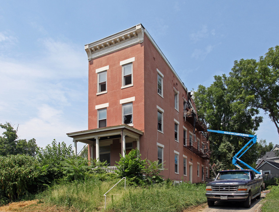 3304 Bach Ave in Cincinnati, OH - Foto de edificio