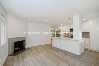 1566 Glenneyre St in Laguna Beach, CA - Foto de edificio - Building Photo
