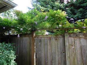 1536 Vashon Ave NE in Renton, WA - Building Photo - Building Photo