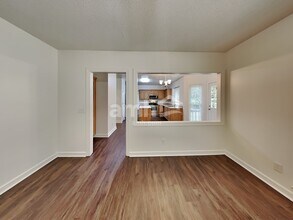 5802 Swanston Dr in Charlotte, NC - Foto de edificio - Building Photo