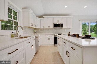 9101 Old Keene Mill Rd in Springfield, VA - Building Photo - Building Photo