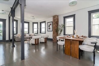19 Peverell St, Unit 3R in Boston, MA - Building Photo - Building Photo