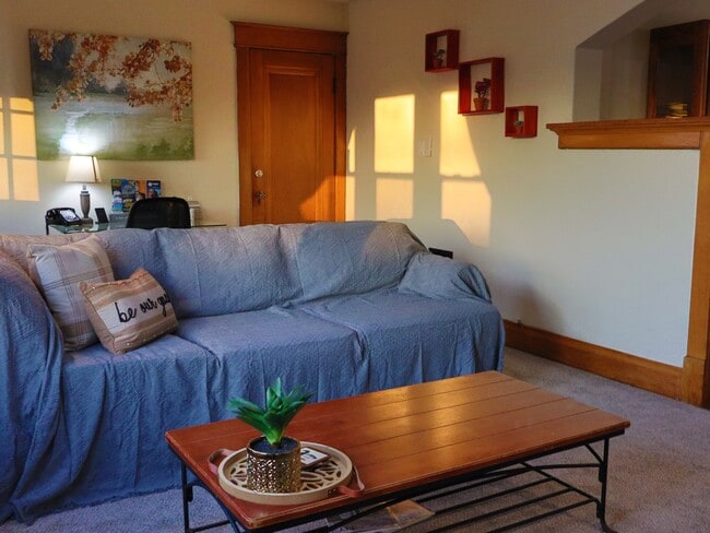 40 Vincent Ave, Unit 2