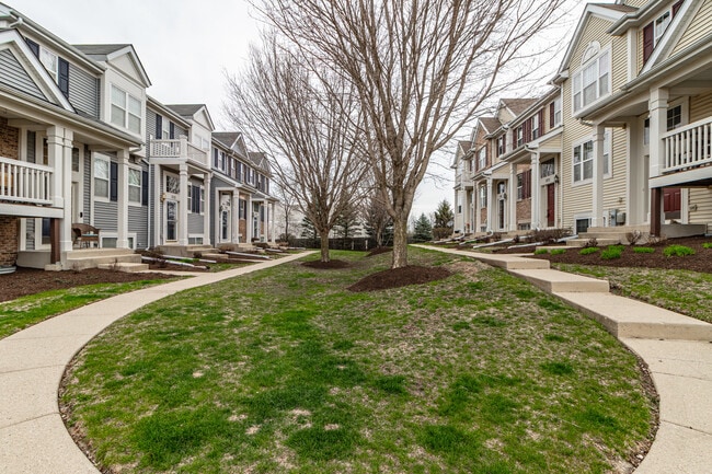 522 Richard Brown Blvd in Volo, IL - Building Photo - Building Photo