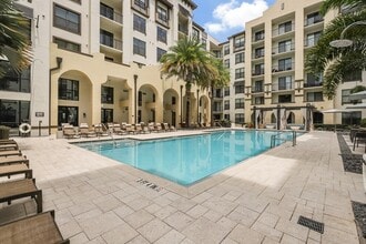 Lantower Westshore in Tampa, FL - Building Photo - Building Photo