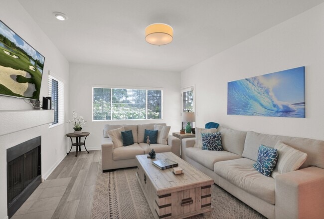 7710 E Gainey Ranch Rd, Unit 7710 Gainey Ranch #214 in Scottsdale, AZ - Foto de edificio - Building Photo