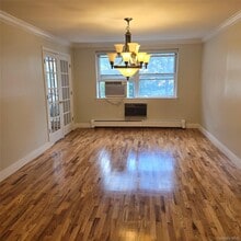 241 Kearsing Pkwy in Monsey, NY - Building Photo - Building Photo