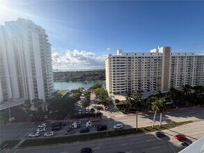 5750 Collins Ave, Unit 12H in Miami Beach, FL - Building Photo - Building Photo