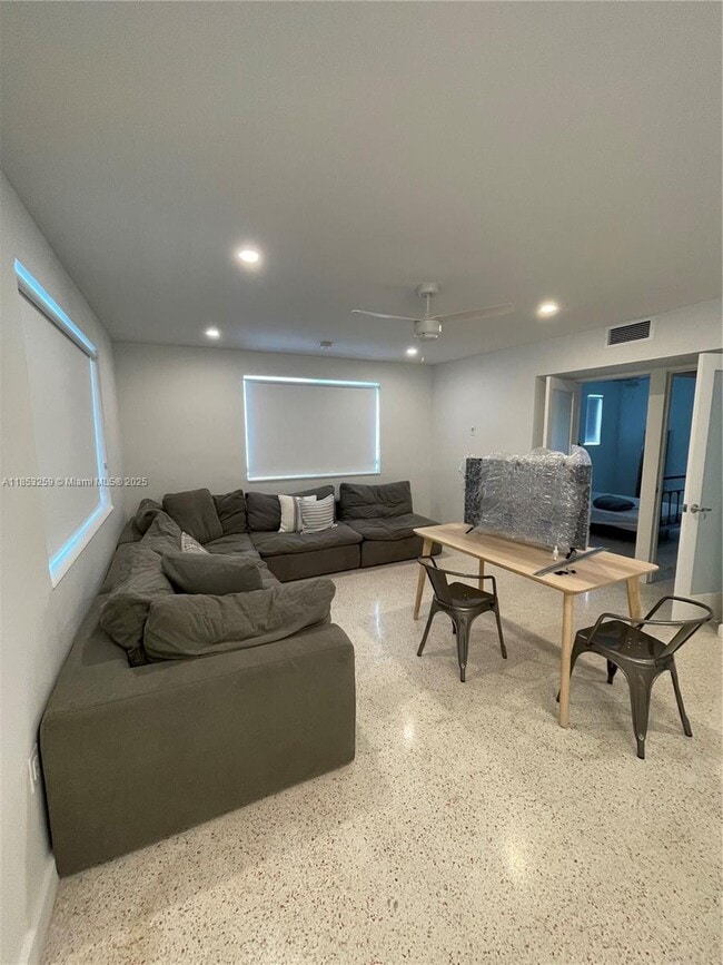 1385 NE 105th St in Miami Shores, FL - Building Photo - Building Photo