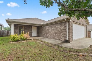 172 Roscommon Rd in Tuscaloosa, AL - Building Photo